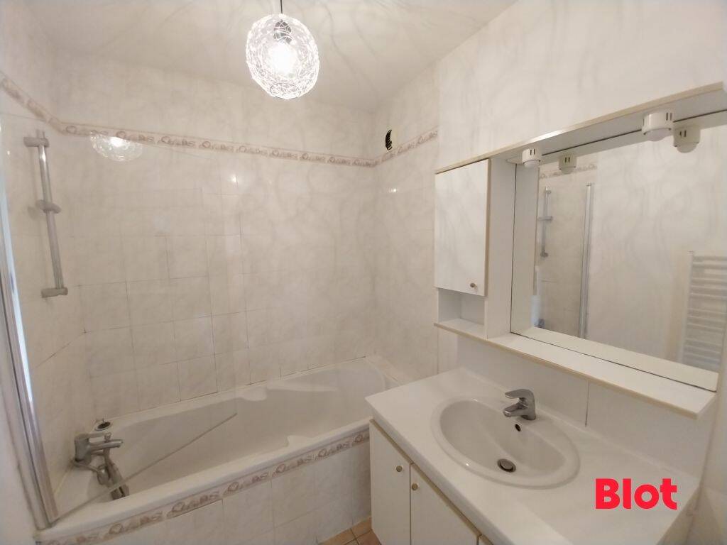 A LOUER - RENNES FOUGERES - Appartement 3 pièce(s) - 83 m2 - Bal — 9