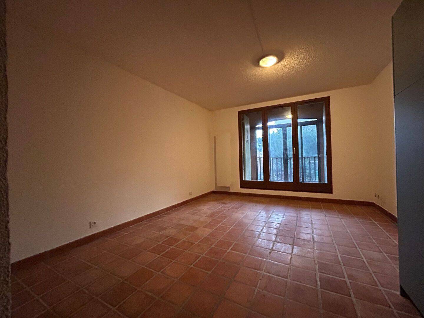 Appartement 1 pièce 29 m² · à Sausset-les-Pins · 28,6 m² · 645 €