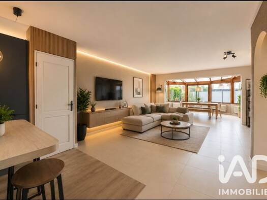 Maison à vendre 325 000 € 6 pièces 4 chambres 131 m² 352 m² de terrain Est Nandy 77176