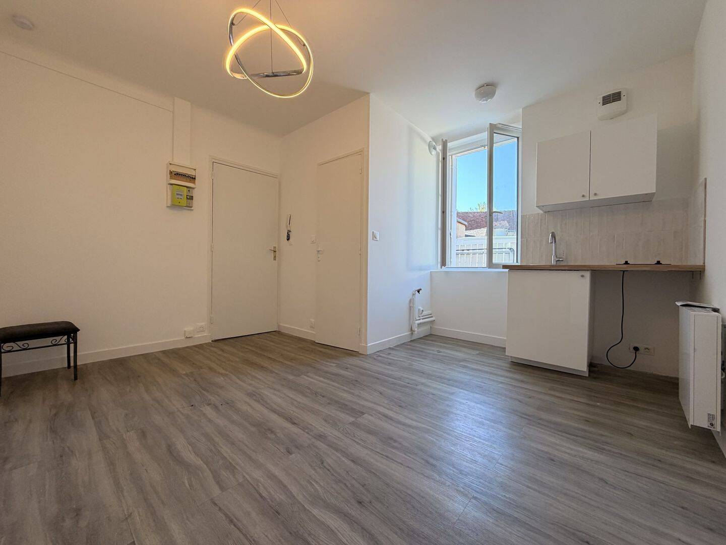 Appartement 1 pièce 15 m² · à Montlouis-sur-Loire · 15,4 m² · 330 €/mois