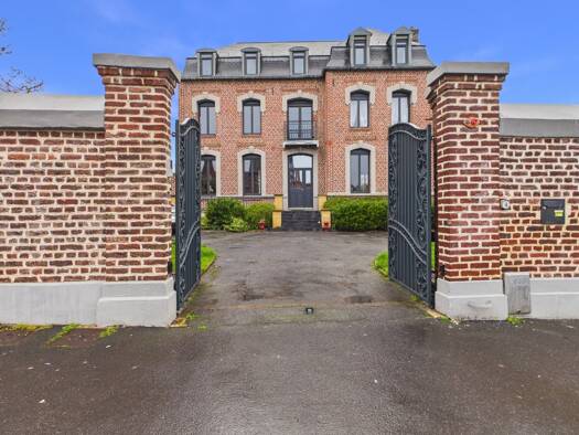 Maison à vendre 499 000 € 8 pièces 5 chambres 240 m² 663 m² de terrain Faidherbe Cambrai 59400