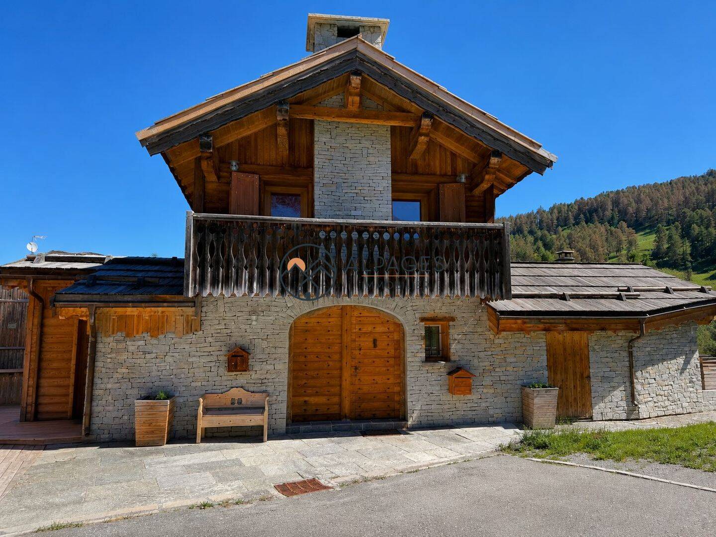 Maison 11 pièces 335 m² · à Vars · 335 m² · 2 630 000 €