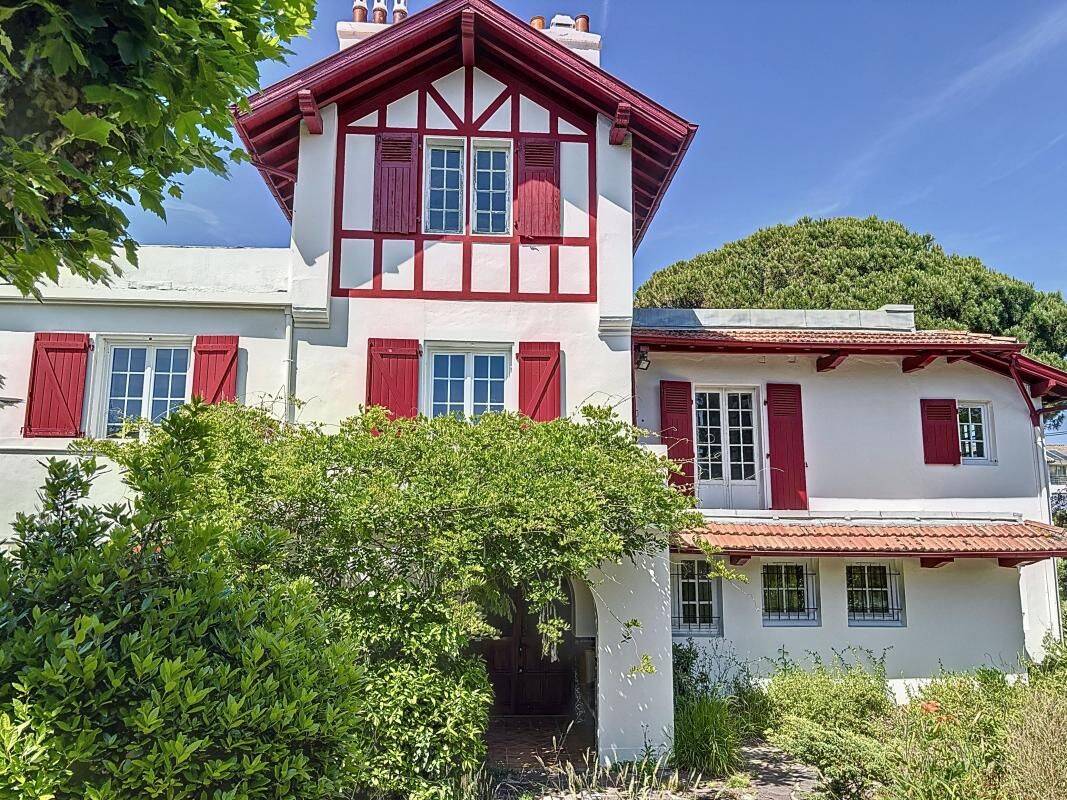Maison 11 pièces 400 m² · à Anglet · 400 m² · 2 060 000 €