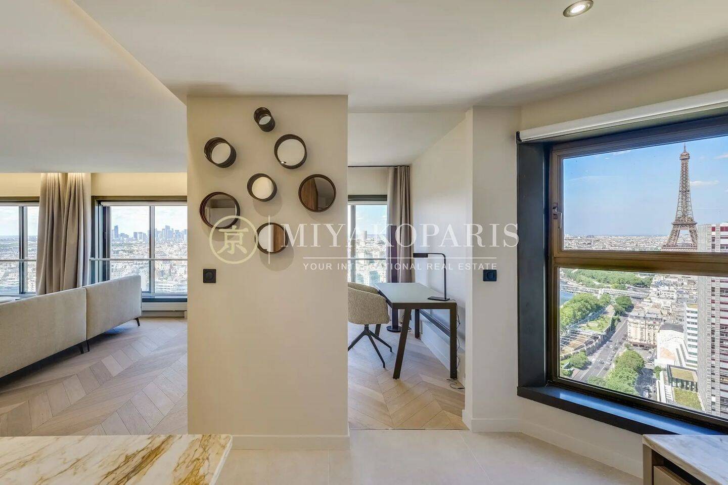 Appartement 5 pièces 133 m² · à Paris 15ème Arrondissement · 133 m² · 11 500 €