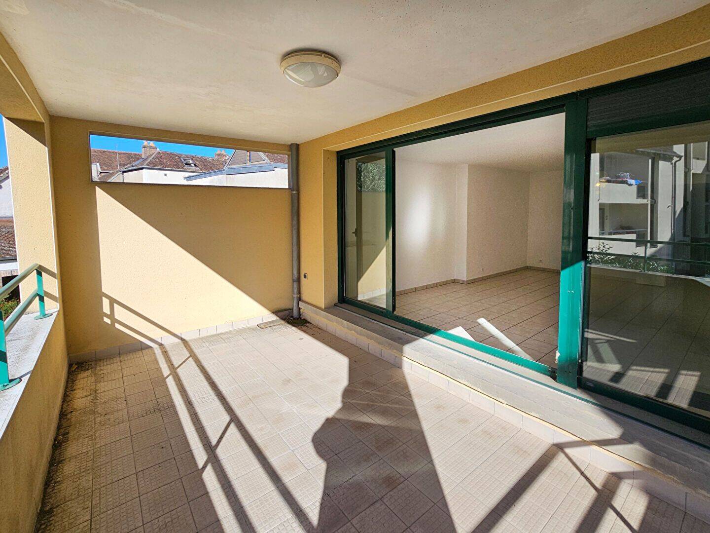 Appartement 3 pièces 70 m² · à Sens · 69,7 m² · 138 000 €