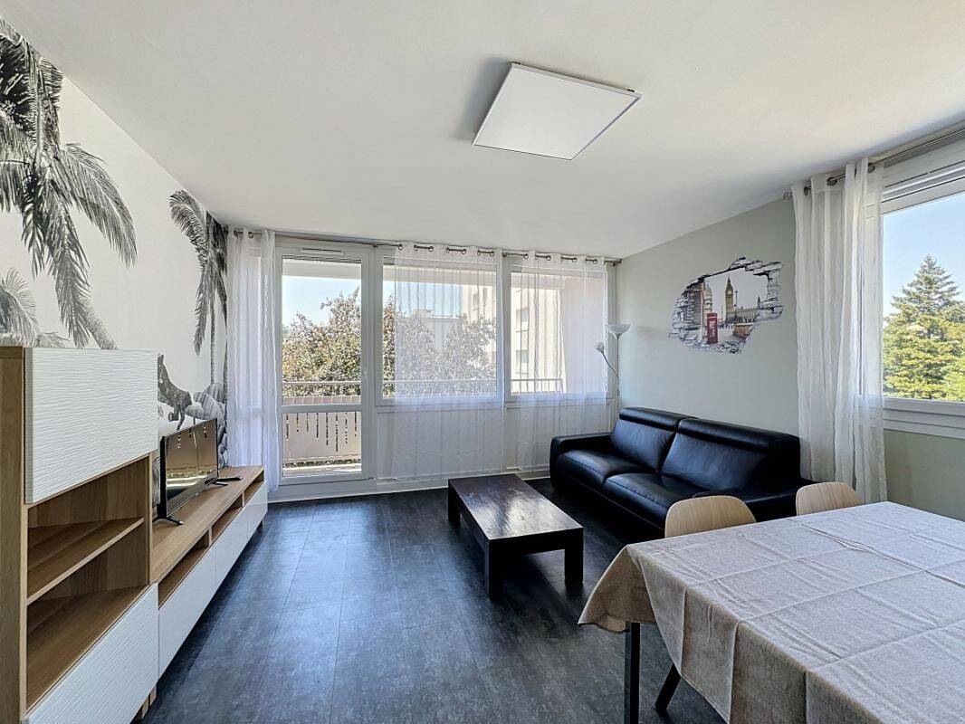 Appartement 3 pièces 65 m² · à Oullins-Pierre-Bénite · 64,7 m² · 1 190 €