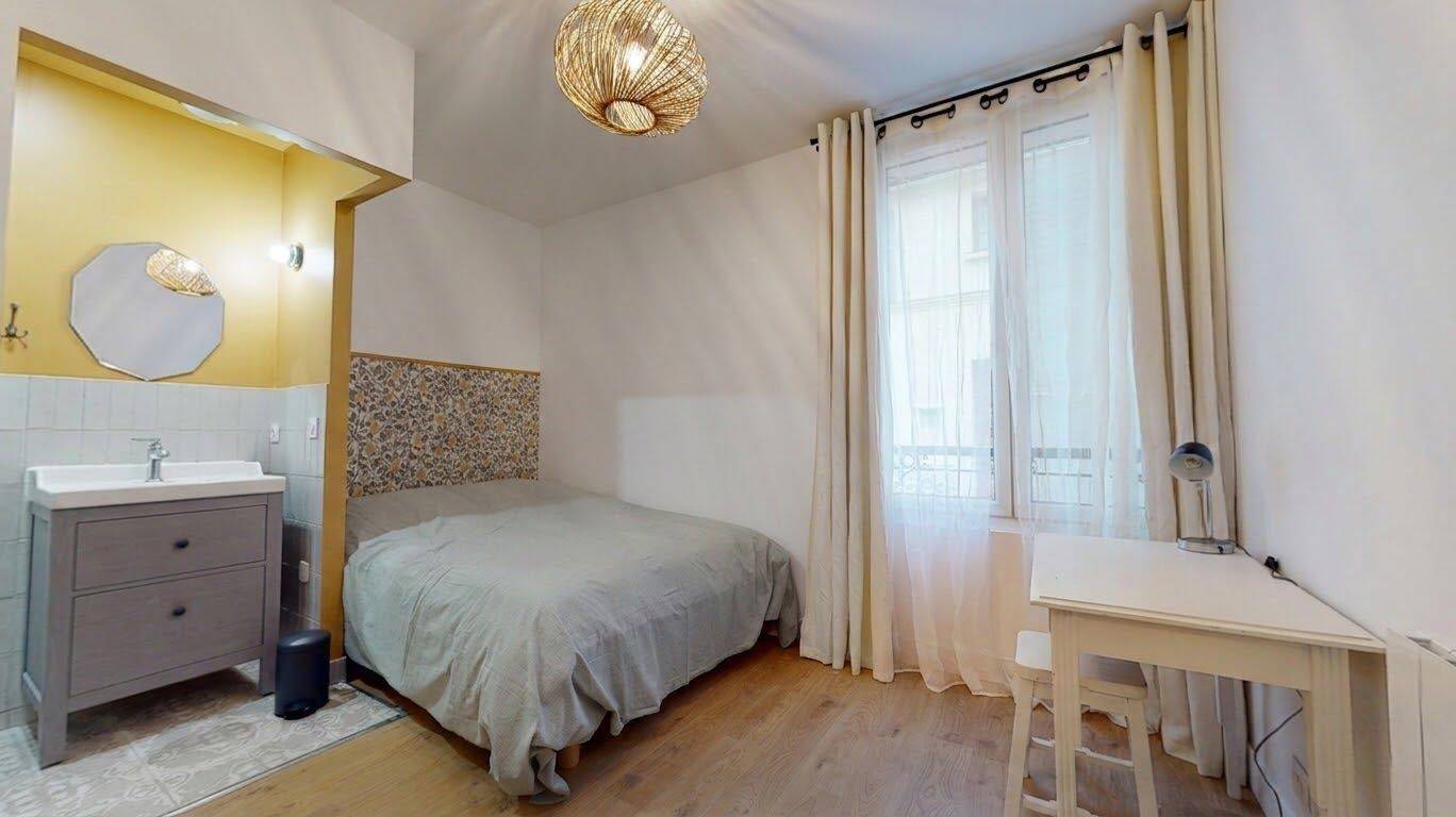 13 pièces 167 m² · à Paris 19ème Arrondissement · 167 m² · 1 050 €