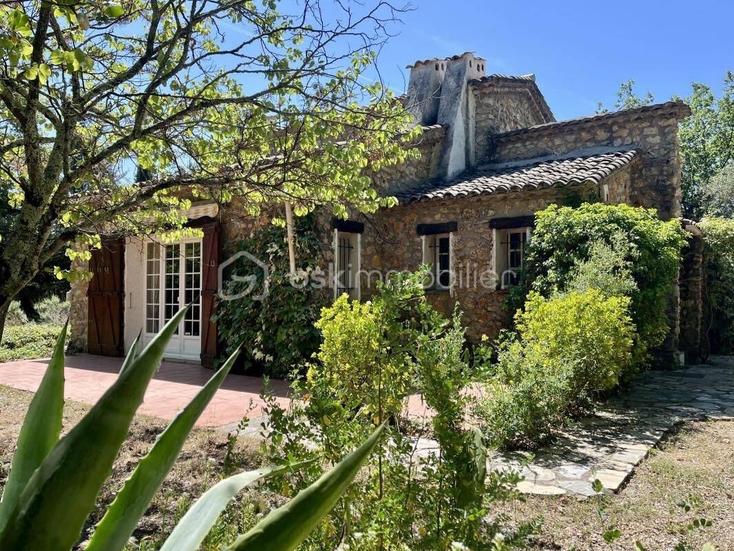 Maison 6 pièces 137 m² · à Saint-Paul-en-Forêt · 137 m² · 584 000 €