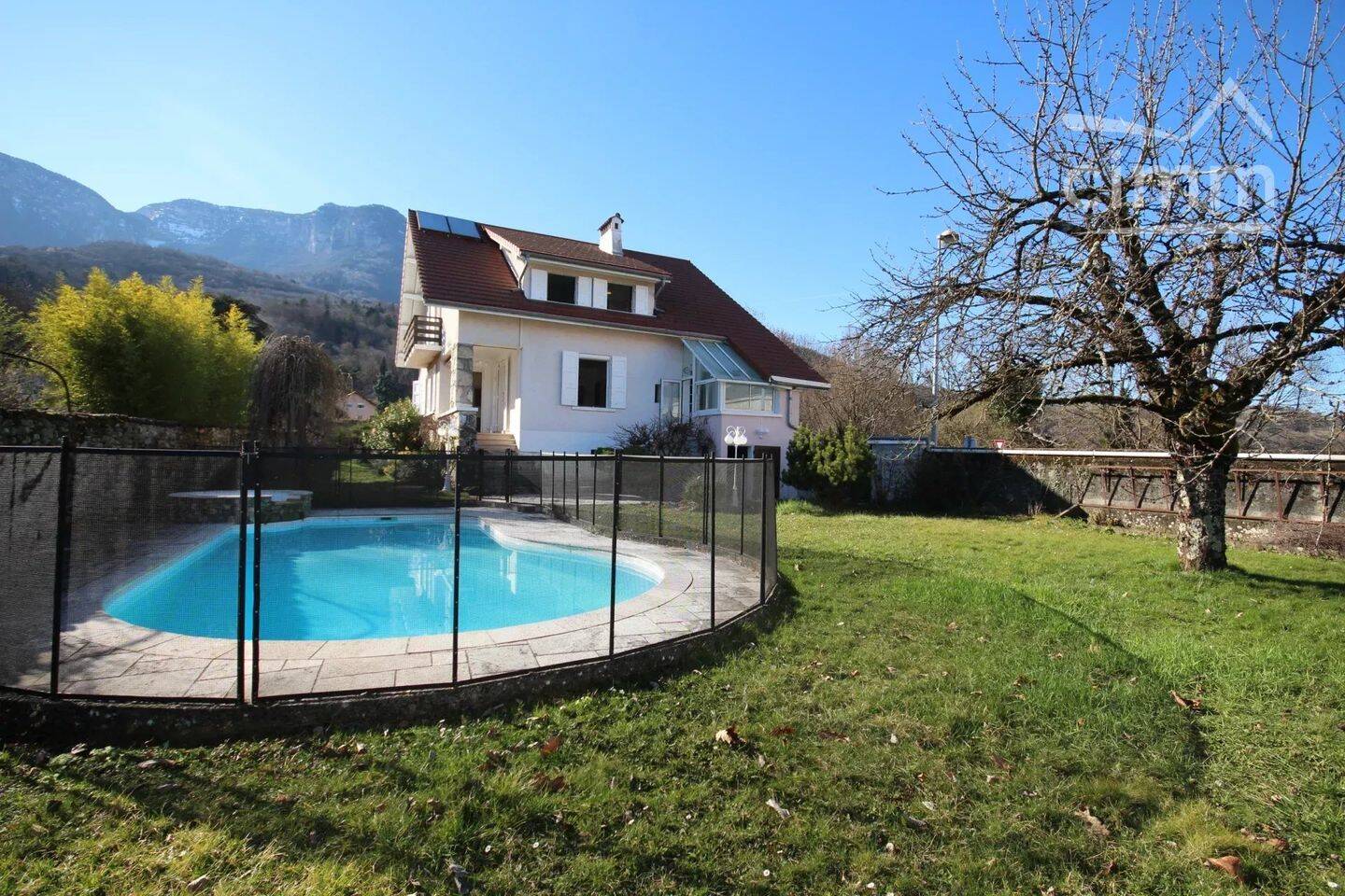 Maison 10 pièces 185 m² · à Chapareillan · 185 m² · 498 000 €