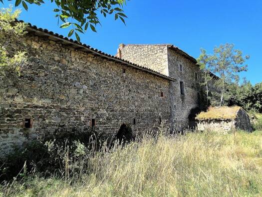 Maison à vendre 58 500 € 1 pièce 1 chambre 420 m² 6 000 m² de terrain Saint-Genès-la-Tourette 63580