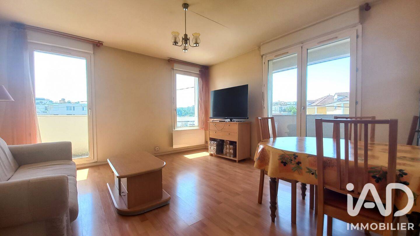 Appartement 2 pièces 54 m² · à Champs-sur-Marne · 54 m² · 179 000 €