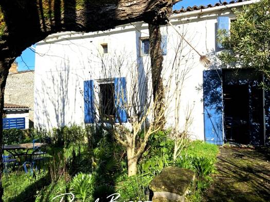 Maison à vendre 155 000 € 4 pièces 2 chambres 122 m² 490 m² de terrain Saint-Dizant-du-Gua 17240