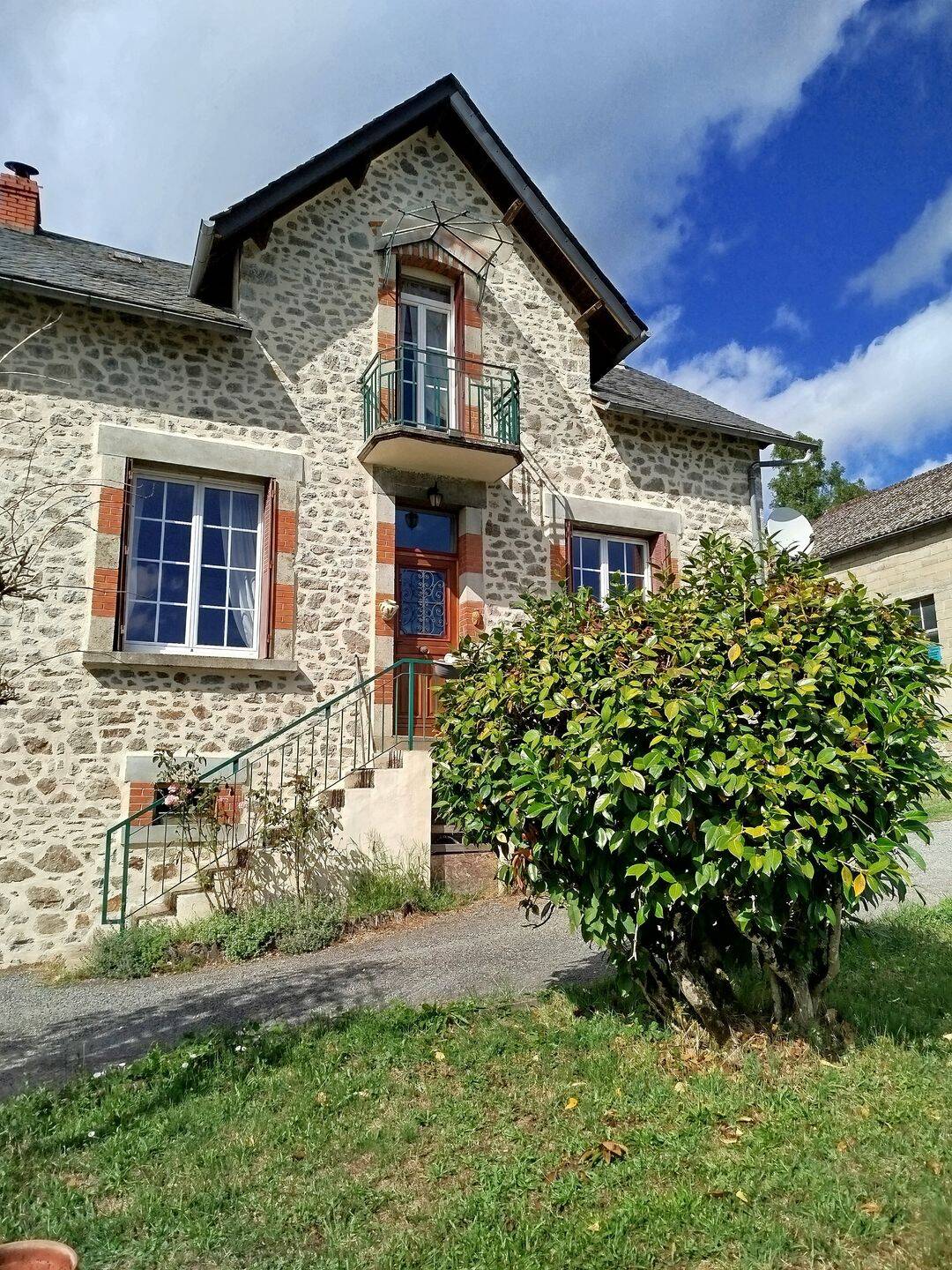 Maison 4 pièces 143 m² · à Lanobre · 143 m² · 173 000 €