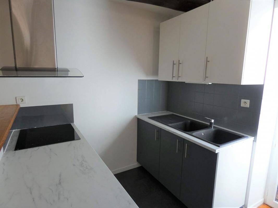Appartement 3 pièces 79 m² · à Saint-Genis-Laval · 79,2 m² · 850 €/mois