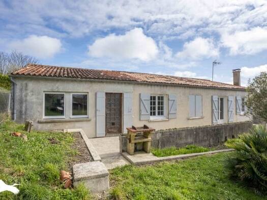 Maison de plain-pied à vendre 169 087 € 5 pièces 3 chambres 100 m² 506 m² de terrain Mirambeau 17150