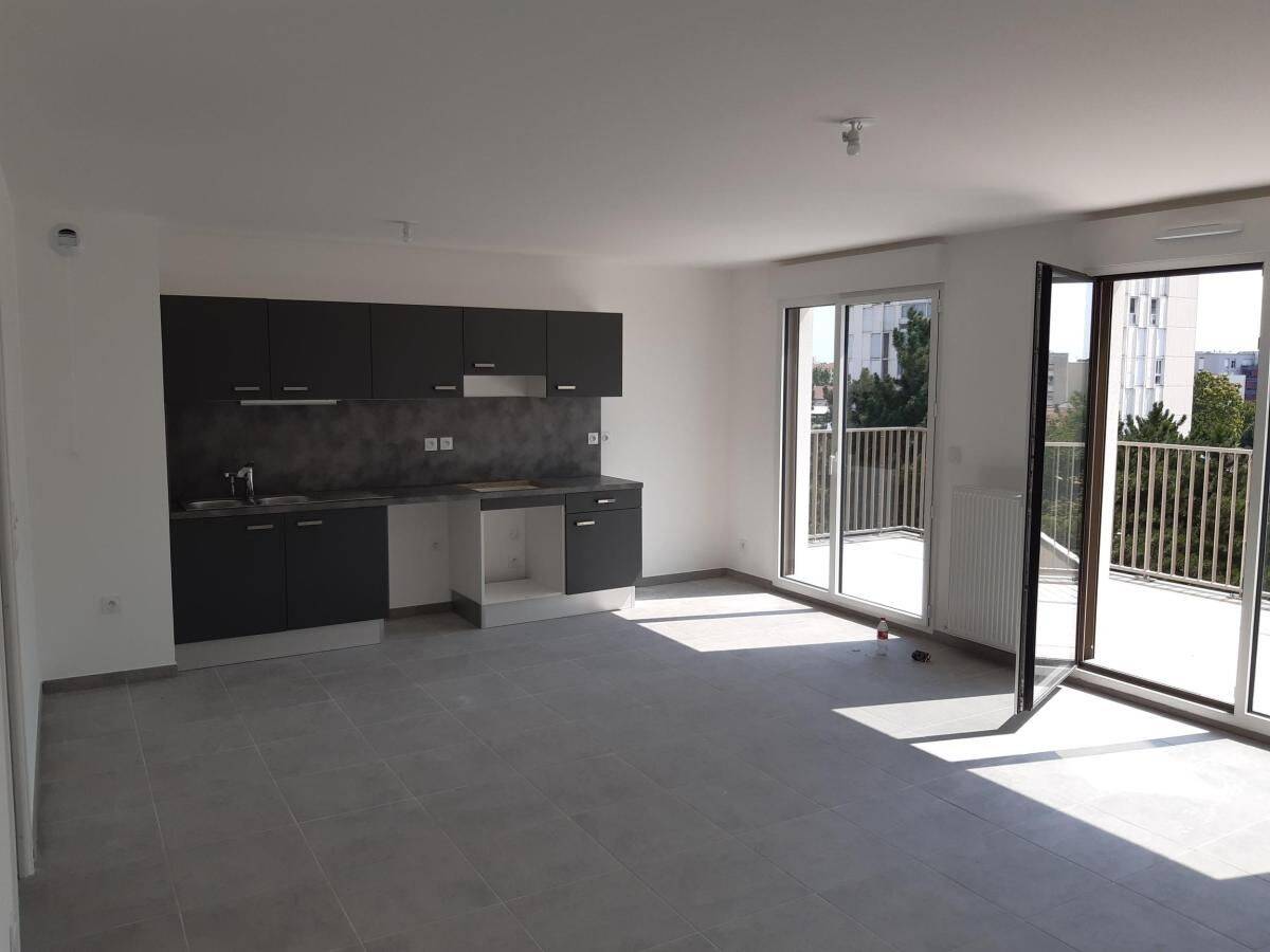 Appartement 4 pièces 84 m² · à Bron · 84 m² · 1 206 €/mois
