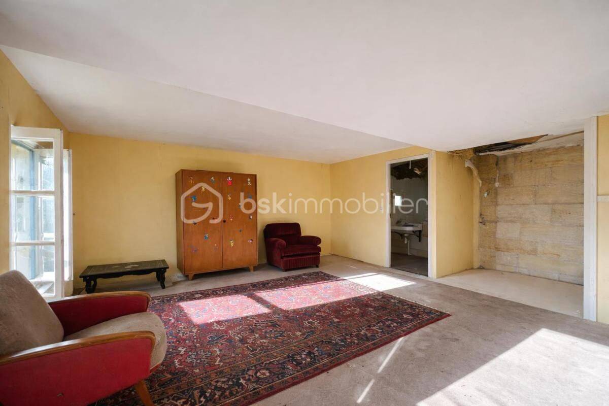 Maison 6 pièces 294 m² · à Coutras · 294 m² · 94 000 €