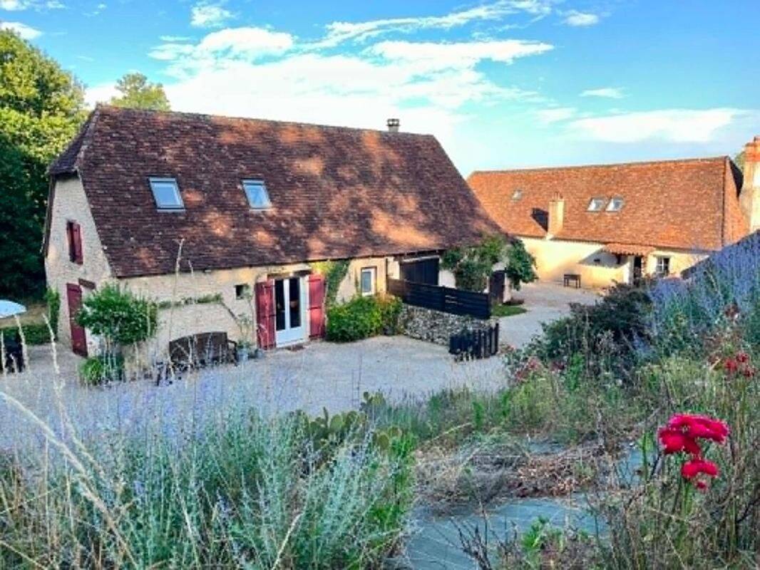 Maison 9 pièces 253 m² · à Bassillac Et Auberoche · 253 m² · 315 000 €