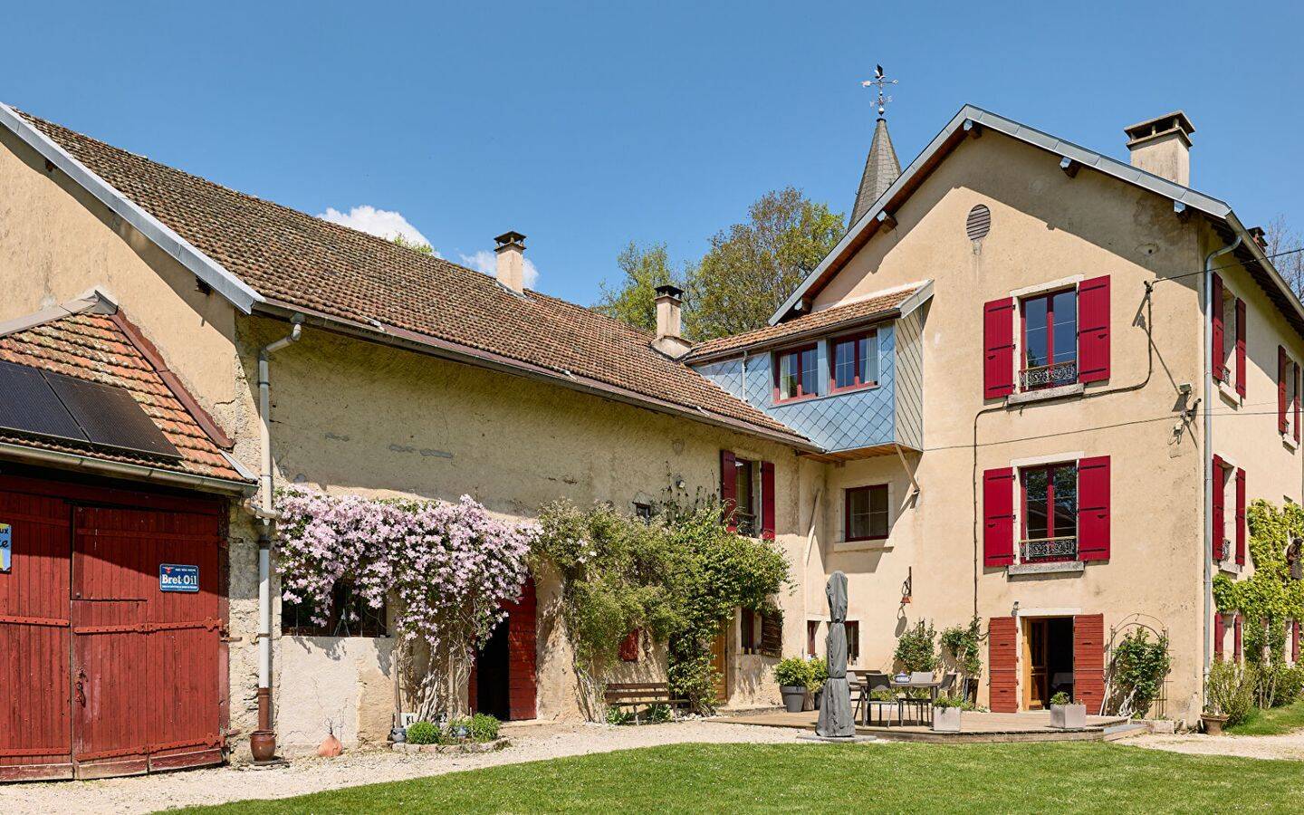Maison 13 pièces 346 m² · à Moirans-en-Montagne · 346 m² · 890 000 €
