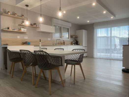 Maison de plain-pied à vendre - Première occupation 447 200 € 5 pièces 4 chambres 145 m² 1 090 m² de terrain Sapois 88120