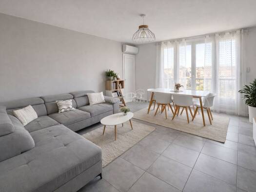 Appartement à vendre 179 000 € 4 pièces 2 chambres 75 m² Étage 3/3 La Signore-Charrue Marignane 13700