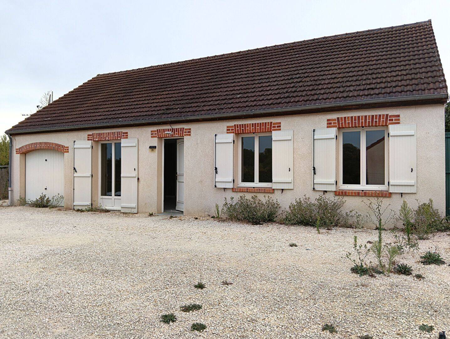 Maison 4 pièces 82 m² · à Villefargeau · 81,8 m² · 810 €