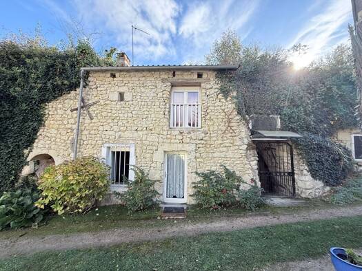 Maison à vendre 428 000 € 12 pièces 9 chambres 442 m² 2 736 m² de terrain Delessert-Saint Louis-Nantilly Saumur 49400