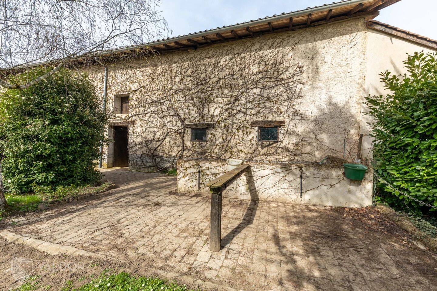 Maison 3 pièces 210 m² · à Romanèche-Thorins · 210 m² · 149 000 €