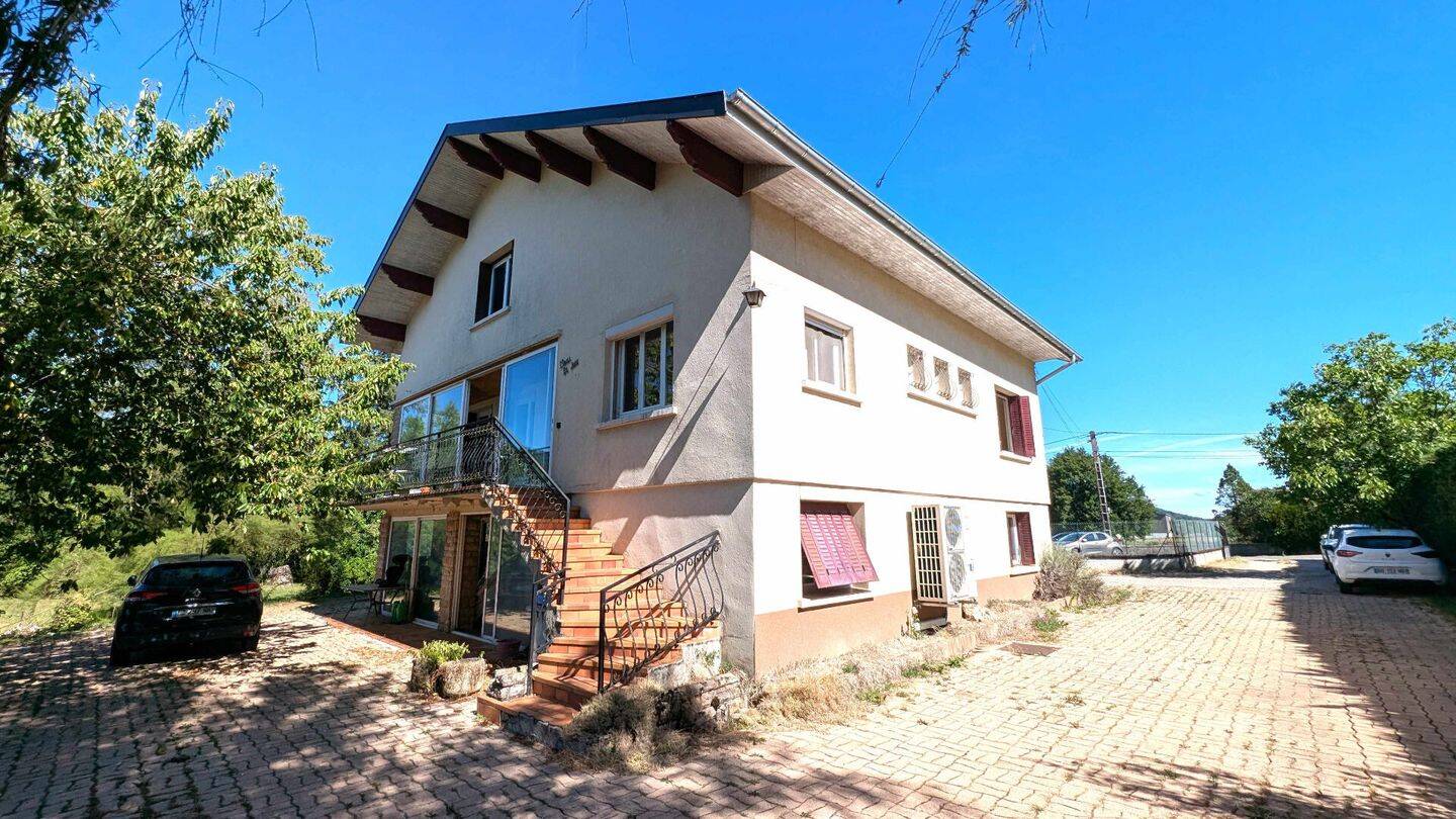 Maison 10 pièces 280 m² · à Val Suran · 280 m² · 239 000 €