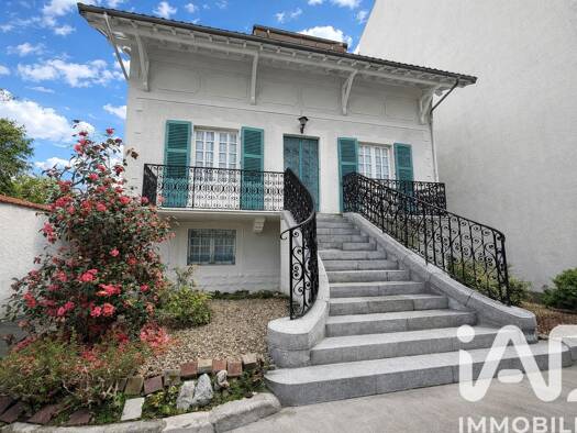 Maison de ville à vendre 480 000 € 9 pièces 6 chambres 252 m² 510 m² de terrain XIV Juillet Pau 64000