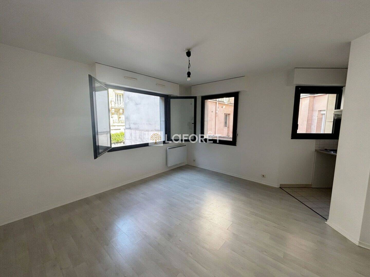Appartement 1 pièce 24 m² · à Puteaux · 24,3 m² · 850 €