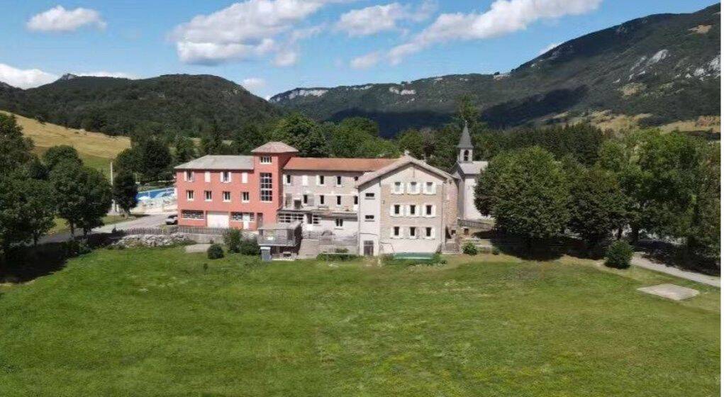Maison 20 pièces 778 m² · à Le Chaffal · 778 m² · 498 000 €
