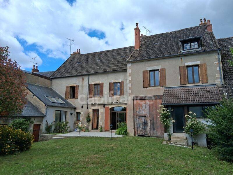 Maison 12 pièces 289 m² · à Saint-Saulge · 289 m² · 178 000 €