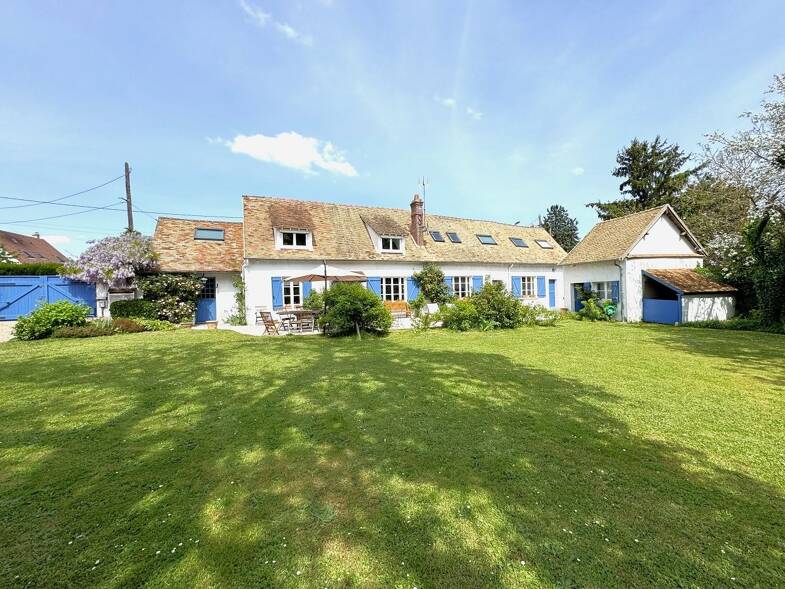 Maison à vendre 650 000 € 8 pièces 5 chambres 200 m² 2 490 m² de terrain Houdan 78550