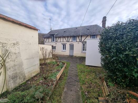 Maison à vendre 121 250 € 5 pièces 2 chambres 77,3 m² 80 m² de terrain Arnières-sur-Iton 27180