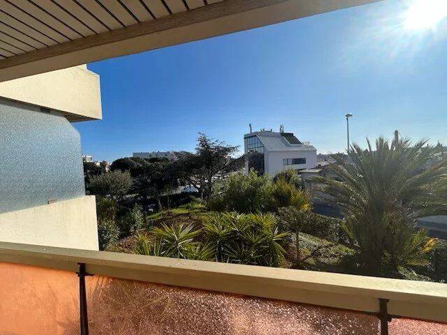 Appartement 3 pièces 82 m² · à Saint-Laurent-du-Var · 81,5 m² · 1 500 €