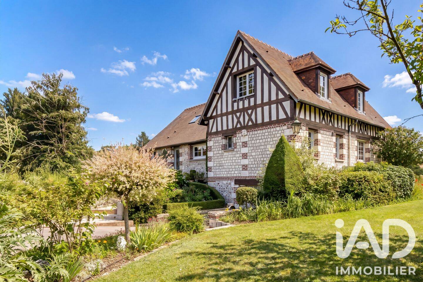 Maison 6 pièces 175 m² · à Saint-Martin-de-Boscherville · 175 m² · 589 000 €