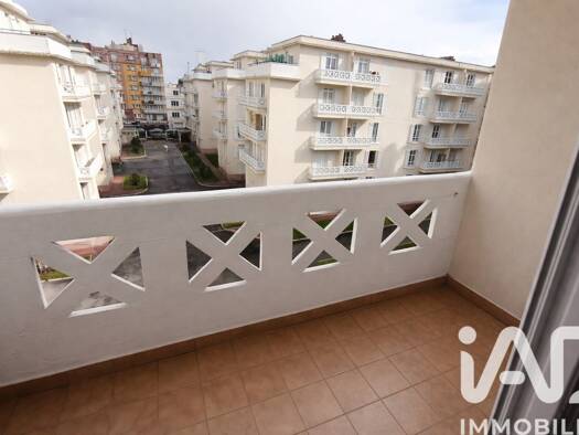 Appartement à vendre 255 000 € 3 pièces 2 chambres 48 m² Étage 4/6 Plateau-Grèves-Europe-Gare du Stade-Fossés Jean Colombes 92700