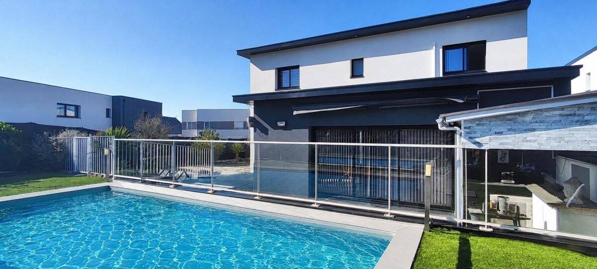 Maison 5 pièces 140 m² · à Montreuil-Juigné · 140 m² · 450 000 €