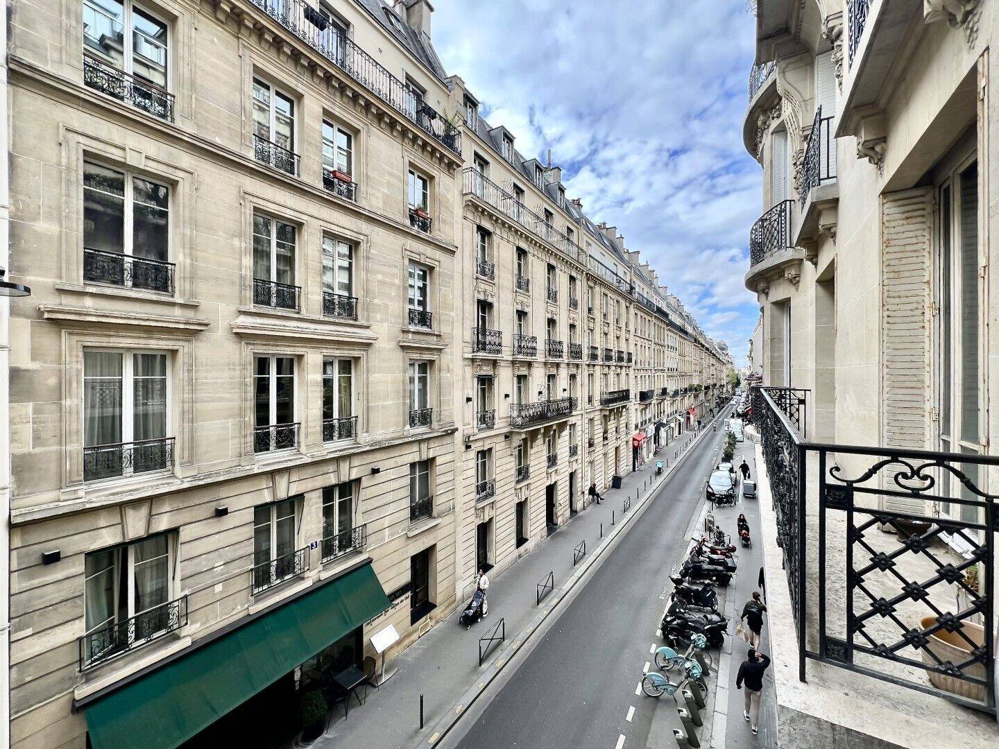 Appartement 6 pièces 213 m² · à Paris 16ème Arrondissement · 213 m² · 2 250 000 €