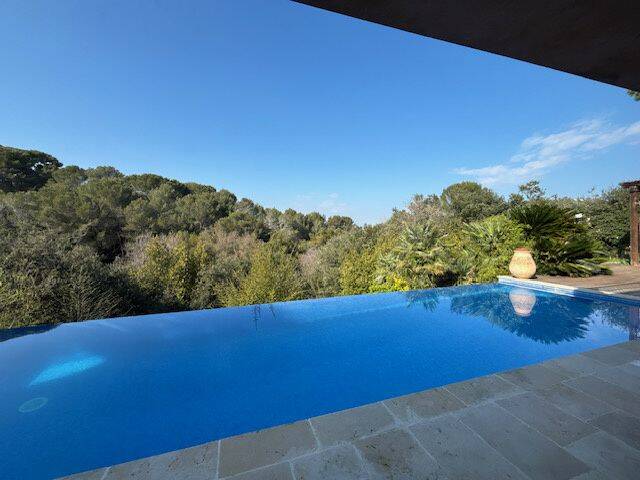 Maison 10 pièces 295 m² · à Antibes · 295 m² · 2 150 000 €