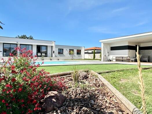 Maison à vendre 649 900 € 5 pièces 4 chambres 161 m² 2 653 m² de terrain Orcet 63670