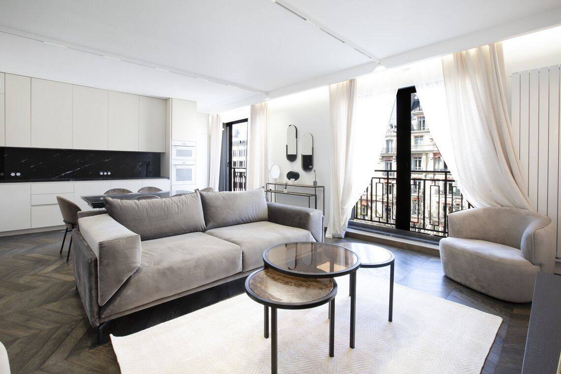 Appartement 3 pièces 83 m² · à Paris 8ème Arrondissement · 83 m² · 11 000 €/mois