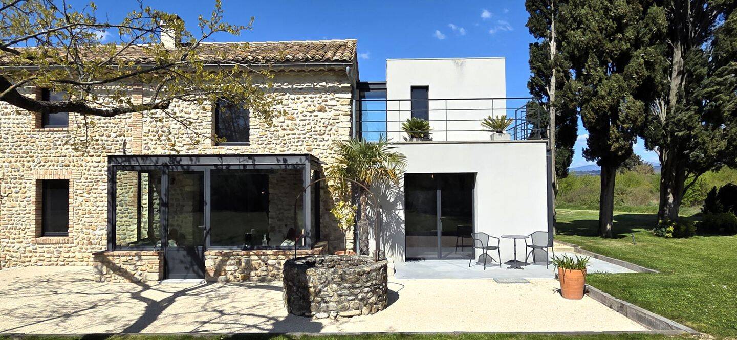 Maison 6 pièces 180 m² · à Sainte-Cécile-les-Vignes · 180 m² · 690 000 €