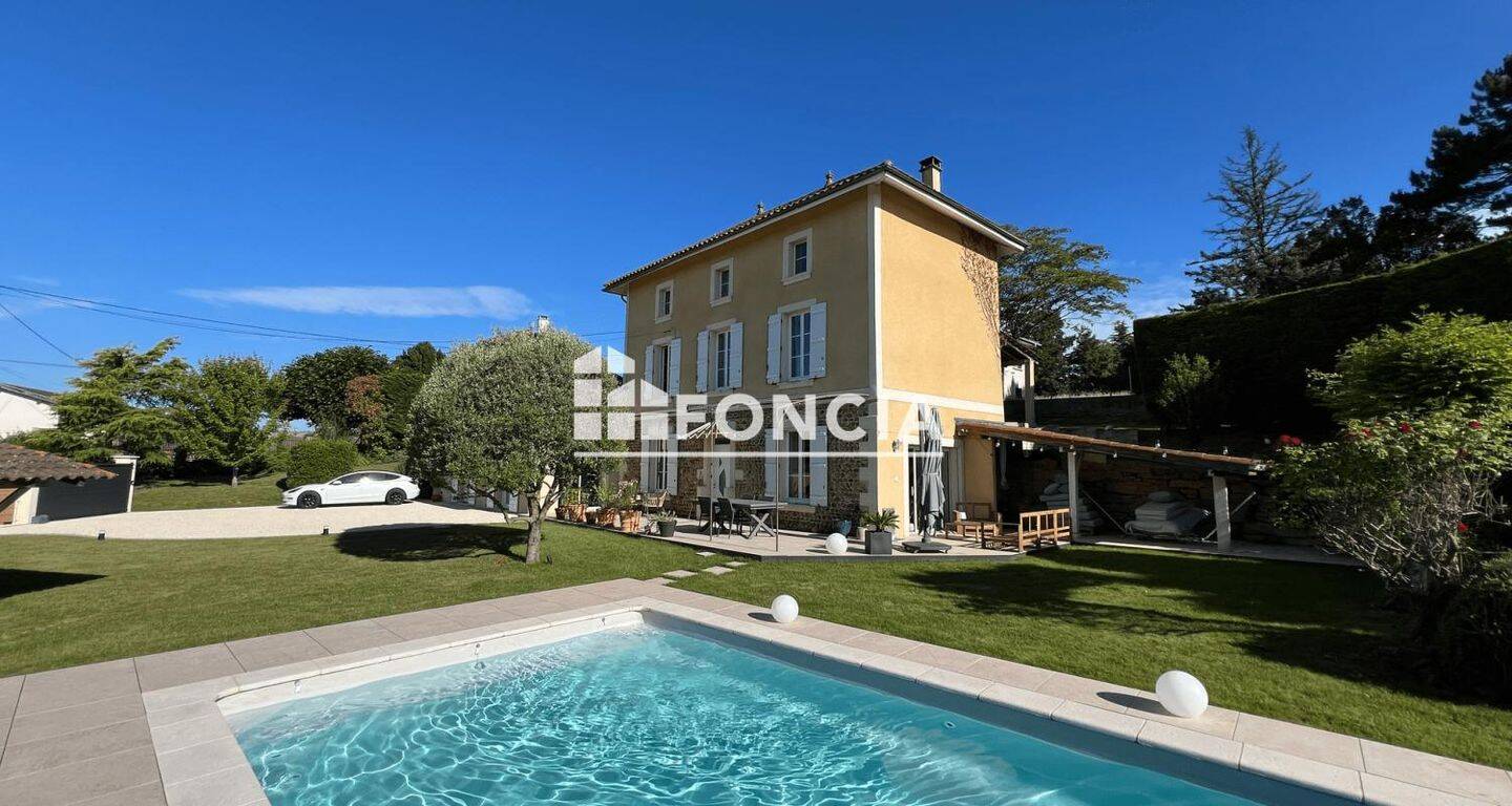 Maison 6 pièces 176 m² · à Agnin · 176,3 m² · 4 650 €