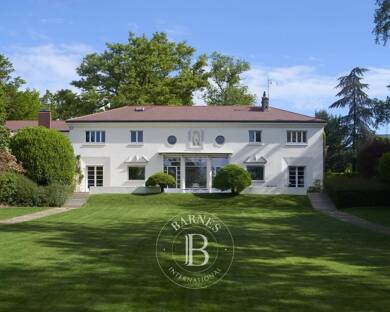 Maison à louer 12 000 € 10 pièces 8 chambres 363,4 m² 7 000 m² de terrain Garches 92380