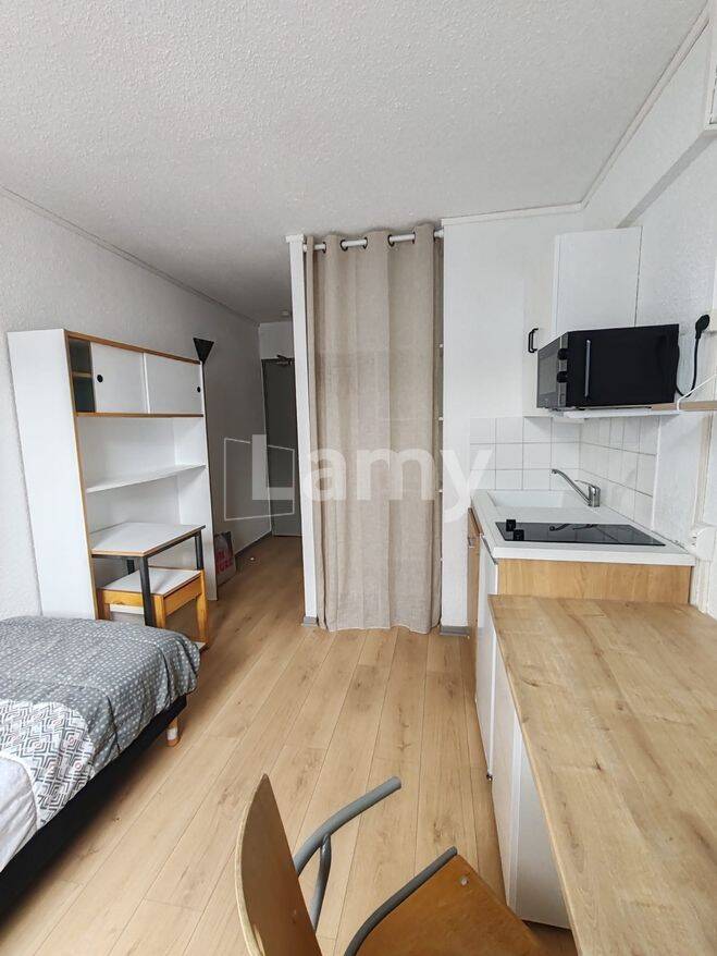 Appartement 1 pièce 14 m² · à Lille · 13,9 m² · 495 €