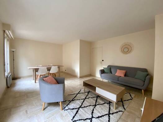 Appartement à louer 720 € 2 pièces 1 chambre 51 m² RDC/1 Trois Quartiers-Centre Ville Poitiers 86000