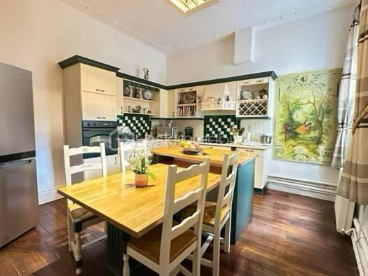 Appartement à vendre 205 000 € 6 pièces 3 chambres 176,8 m² Étage 1/2 Les Faubourgs Nord Charleville-Mézières 08000