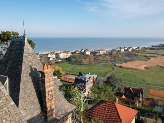 Villa à vendre 1 575 000 € 12 pièces 9 chambres 303 m² 1 790 m² de terrain Hautot-sur-Mer 76550